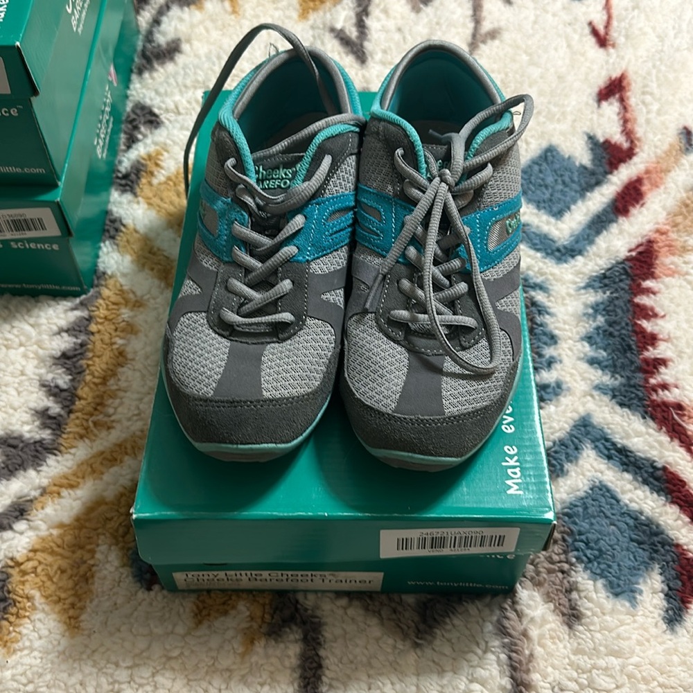 Tony Little Cheeks Barefoot Trainer shoes, very good condition, gray/teal, 9